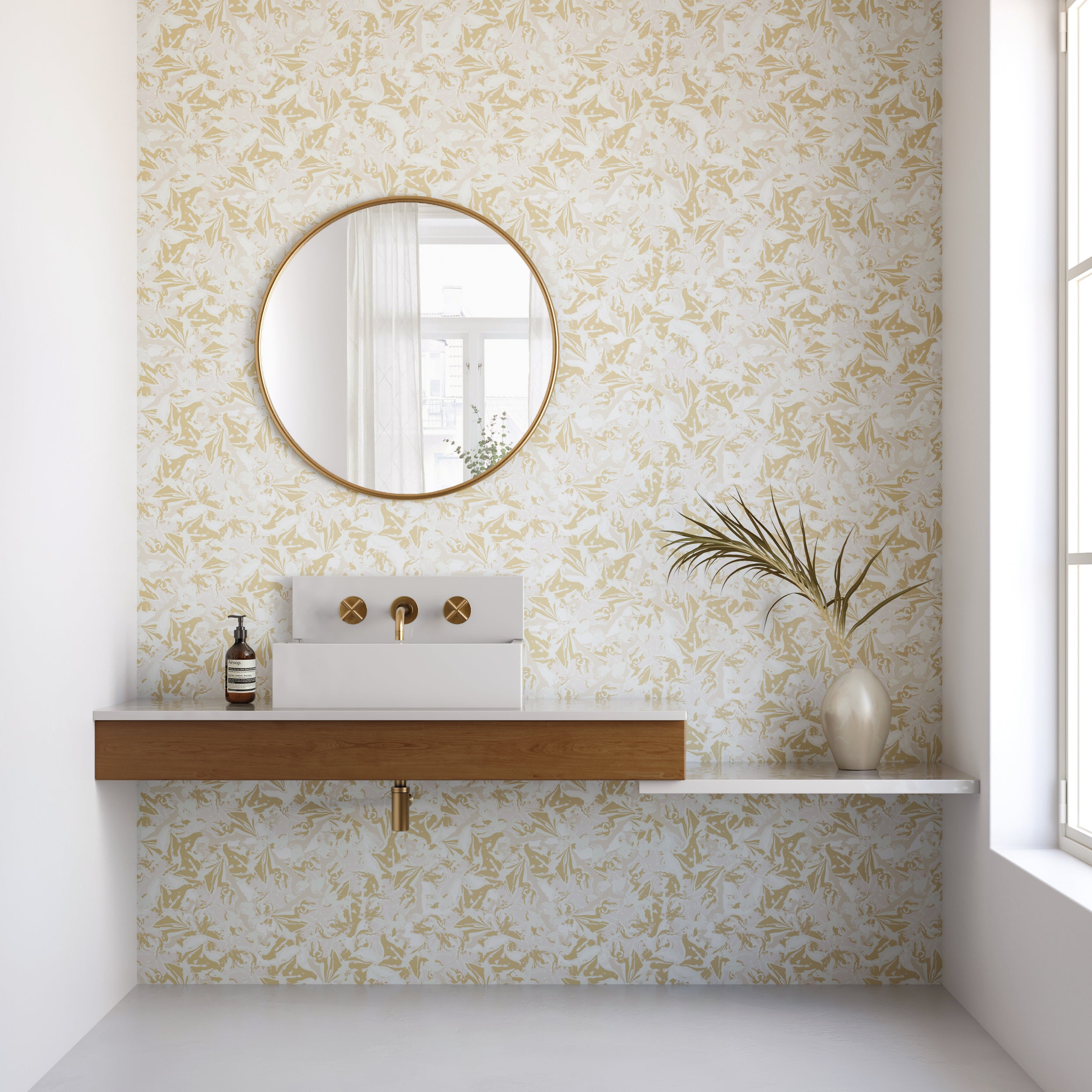 Iris© Wallpaper in Cremé